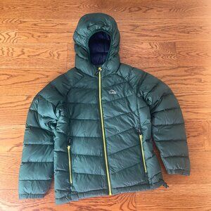 L.L. BEAN Kids's Ultralight 650 Down  Pinewood Green Jacket Size 10-12